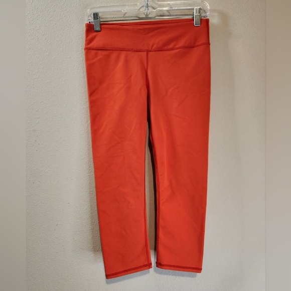 Fabletics Womens Neon Red/Orange Cropped Workout Leggings Size Small - Picture 1 of 6
